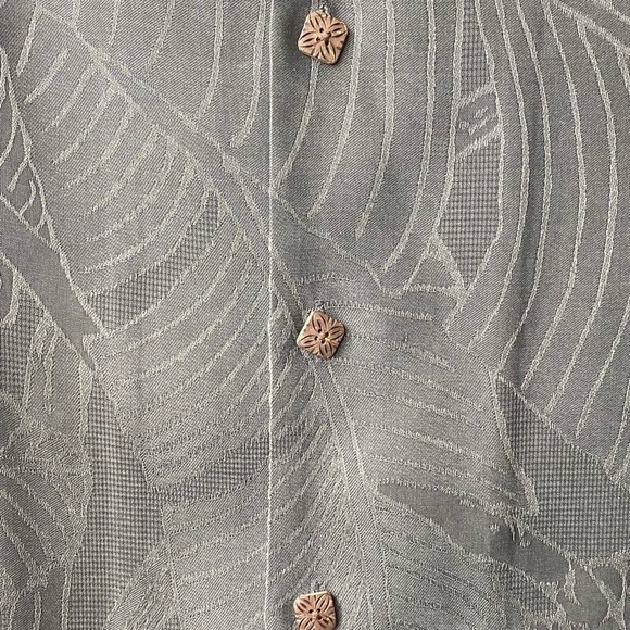 Tommy Bahama Hawaiian Tropical 100% Silk Relax Button Down Shirt - Picture 4 of 8